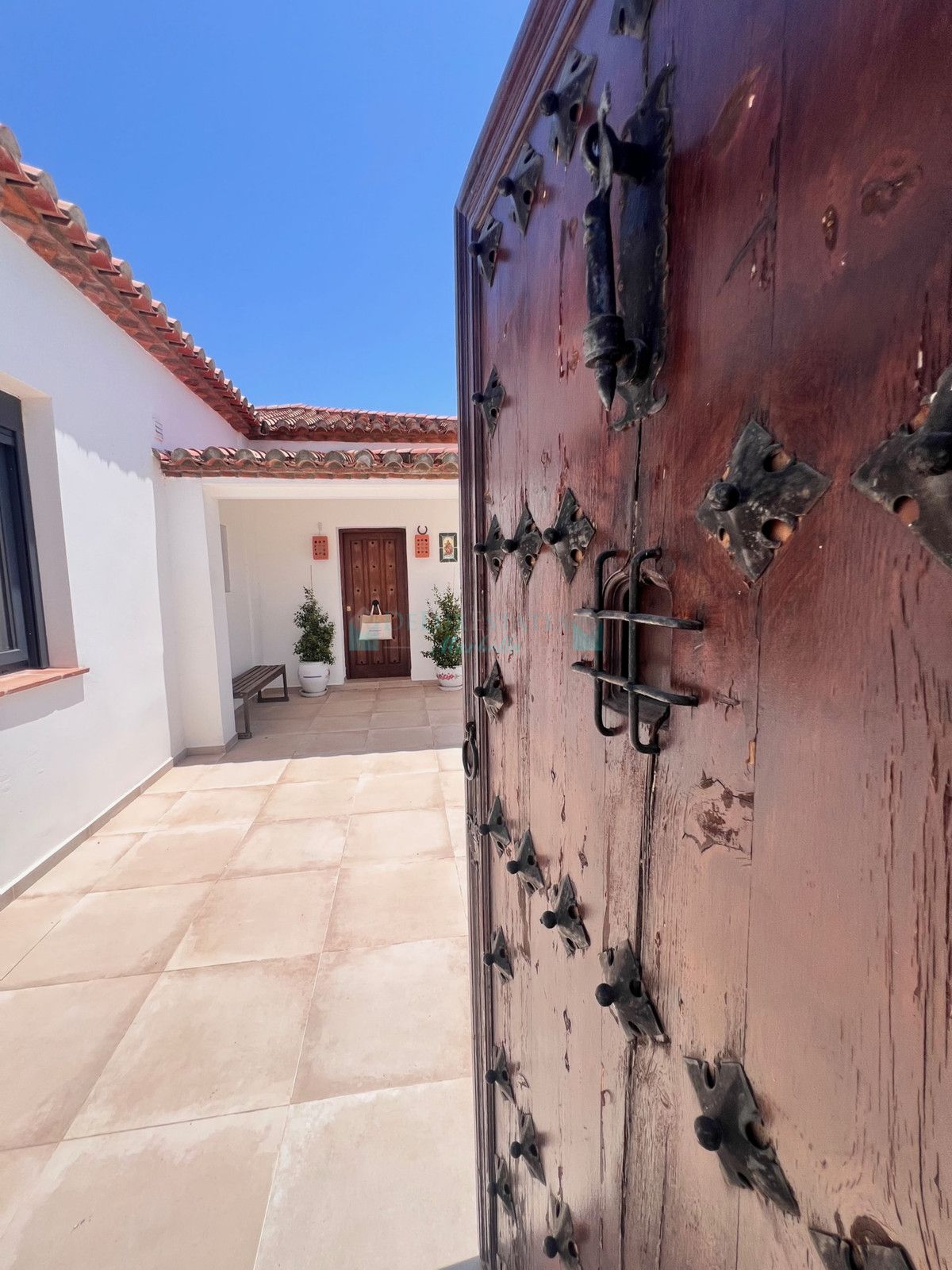 Villa for sale in Estepona