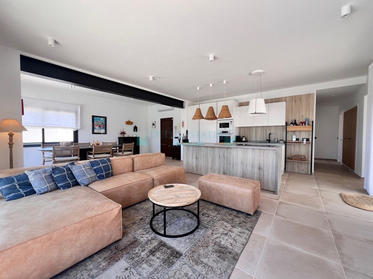 Villa for sale in Estepona