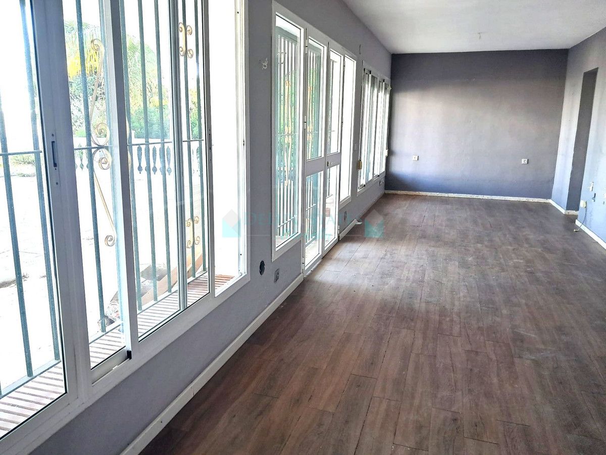 Villa for sale in Estepona