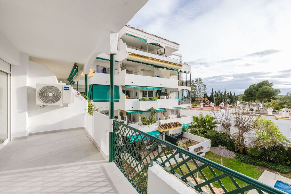 Apartment for sale in Artola, Marbella East