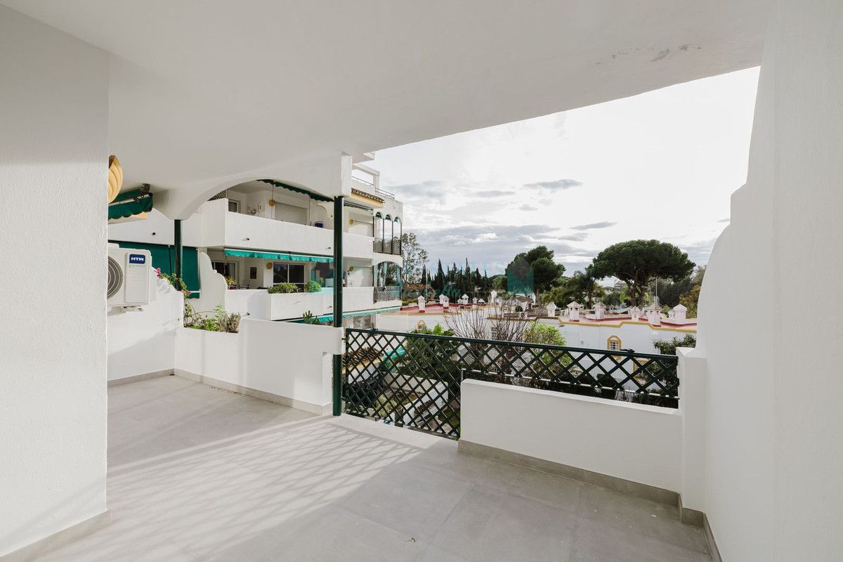 Apartment for sale in Artola, Marbella East