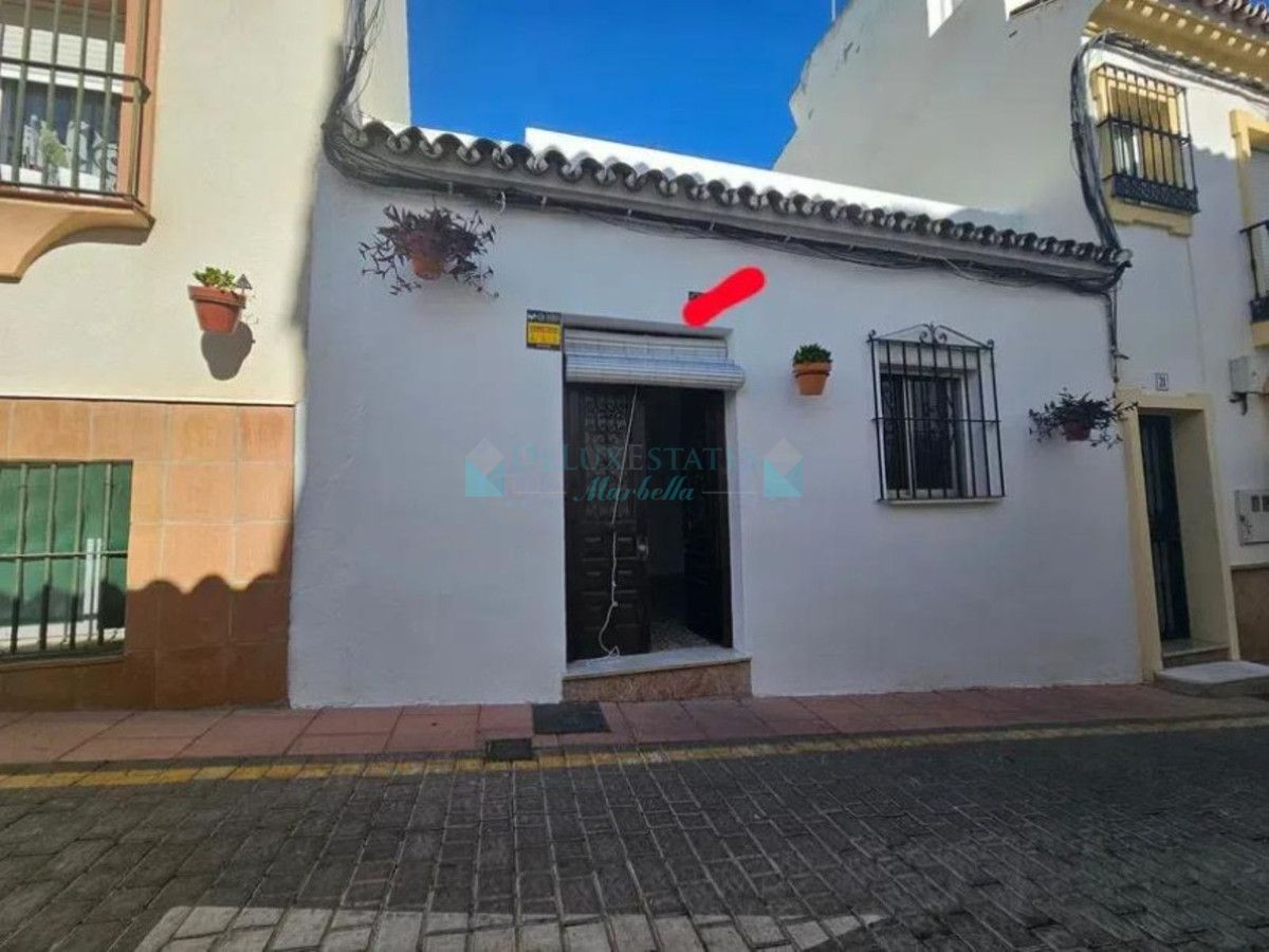 Town House for sale in Estepona