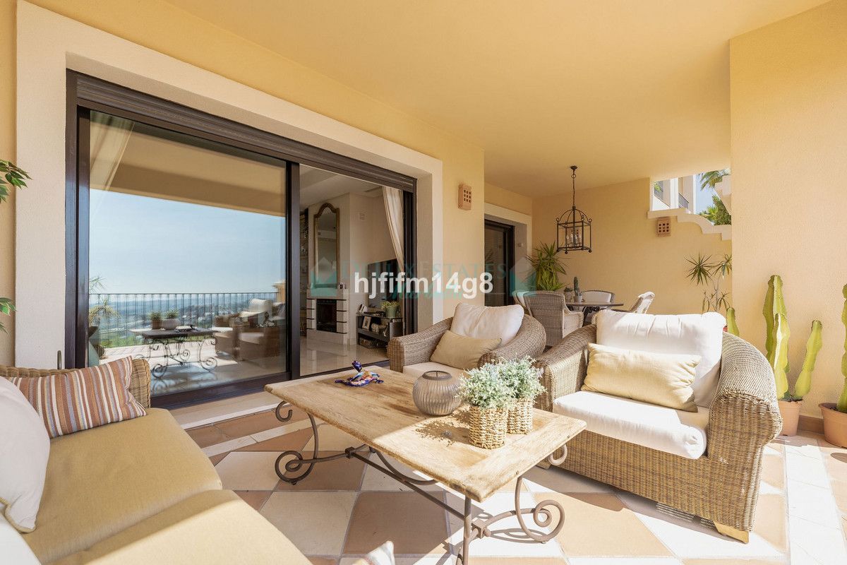Ground Floor Apartment for sale in Benahavis