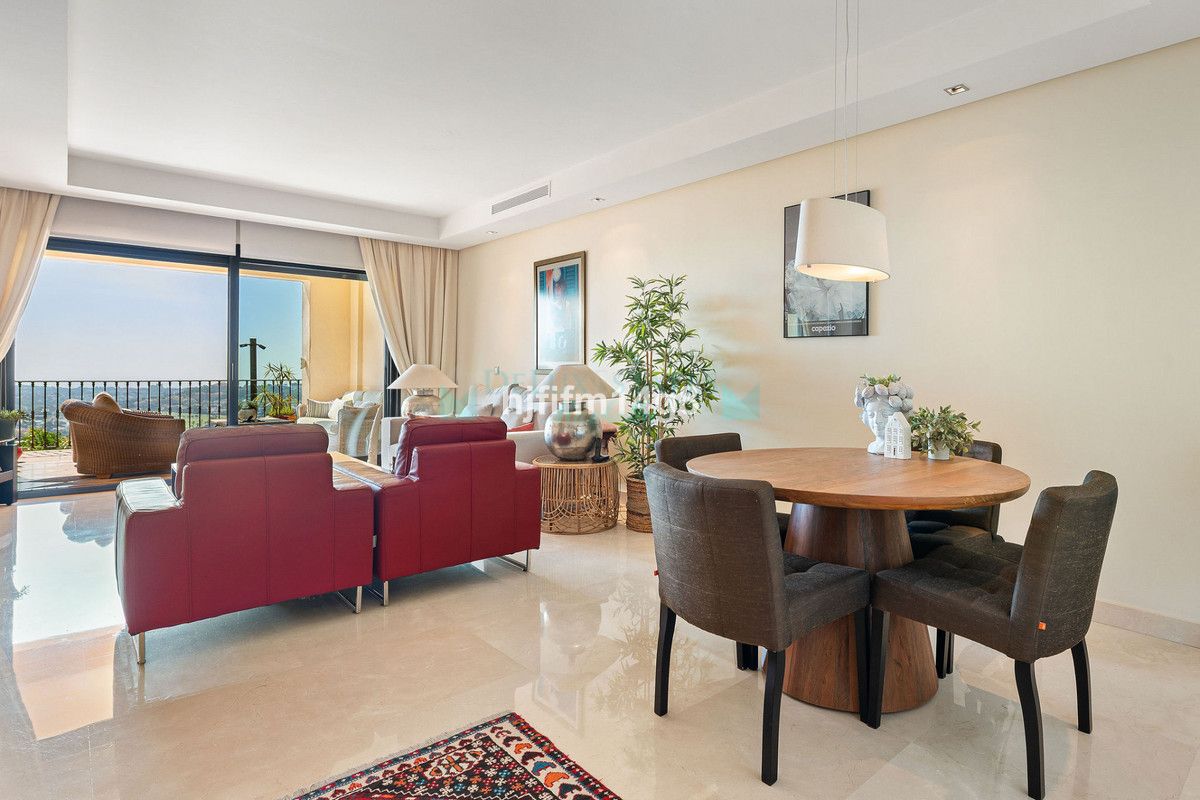 Ground Floor Apartment for sale in Benahavis