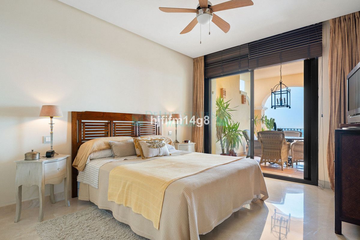 Ground Floor Apartment for sale in Benahavis
