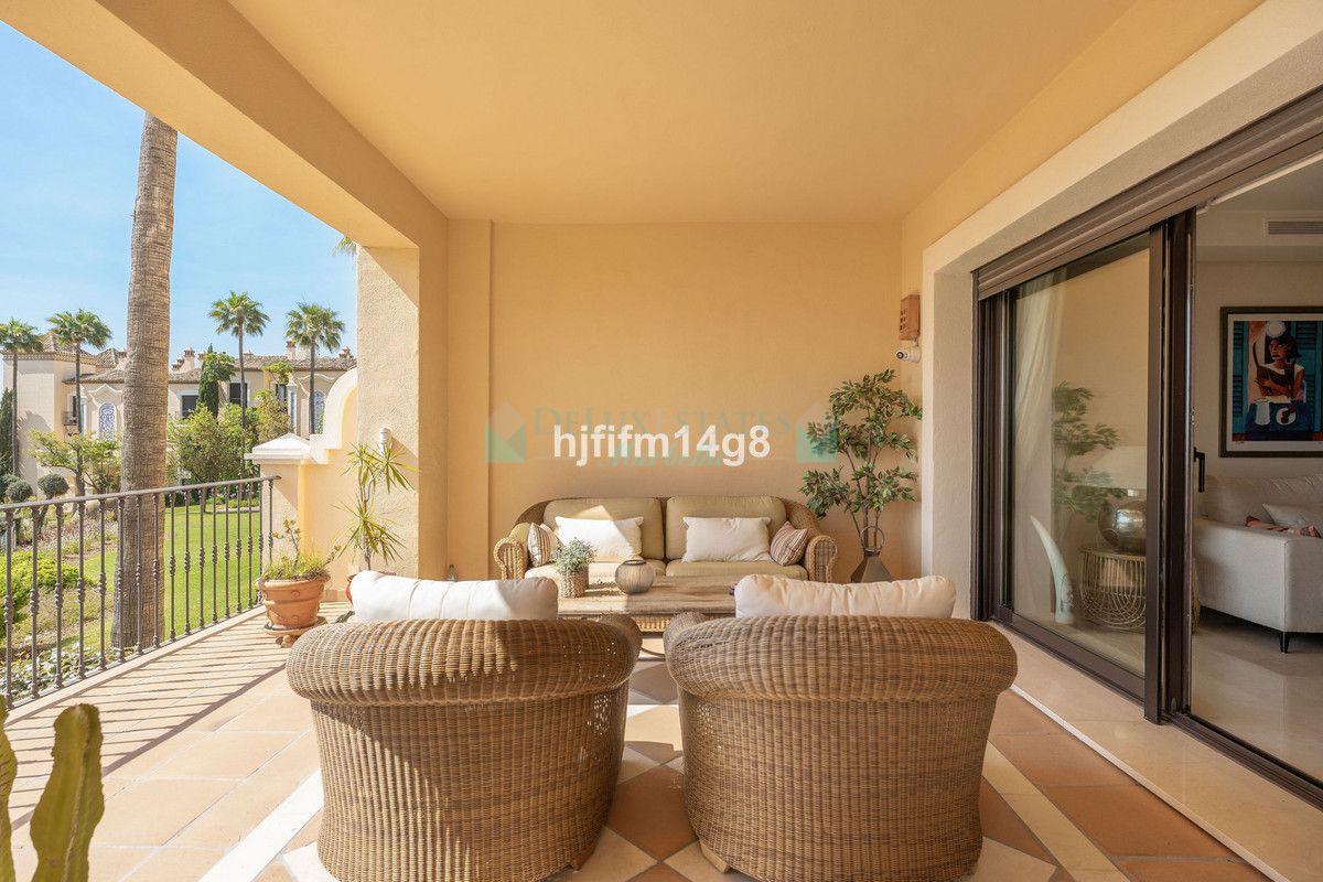 Ground Floor Apartment for sale in Benahavis