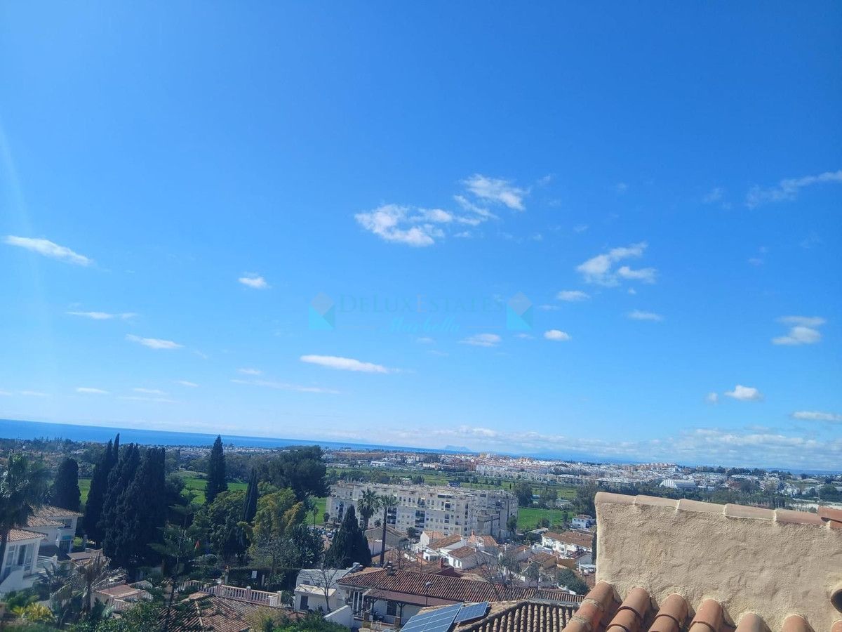 Town House for sale in Nueva Andalucia