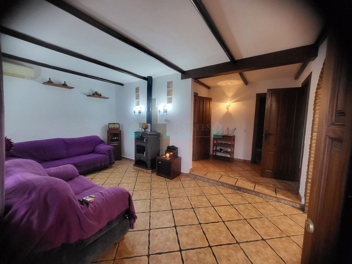 Town House for sale in Nueva Andalucia