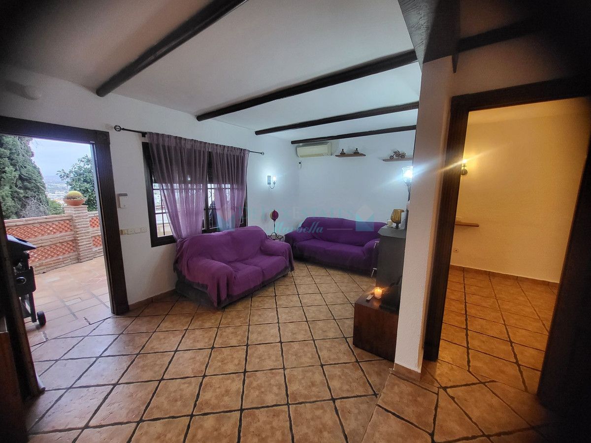 Town House for sale in Nueva Andalucia