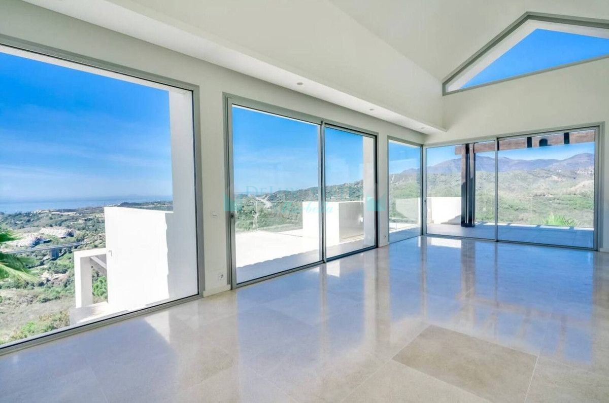 Penthouse for sale in Benahavis