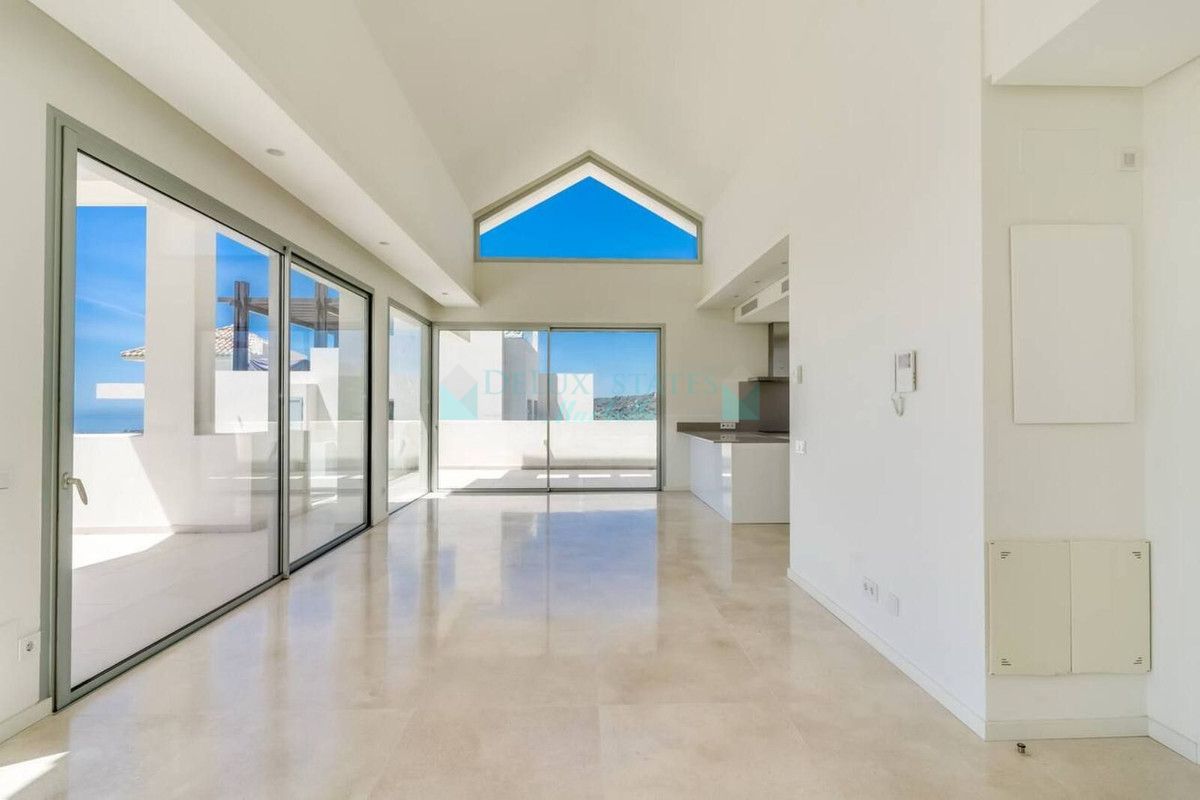 Penthouse for sale in Benahavis