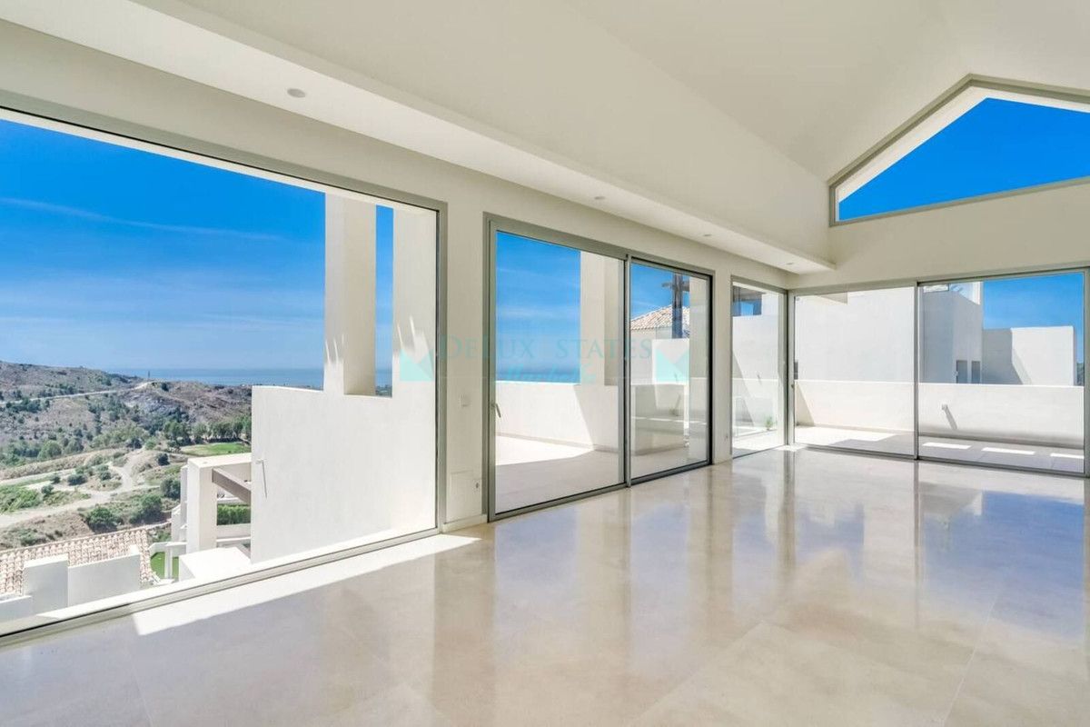 Penthouse for sale in Benahavis