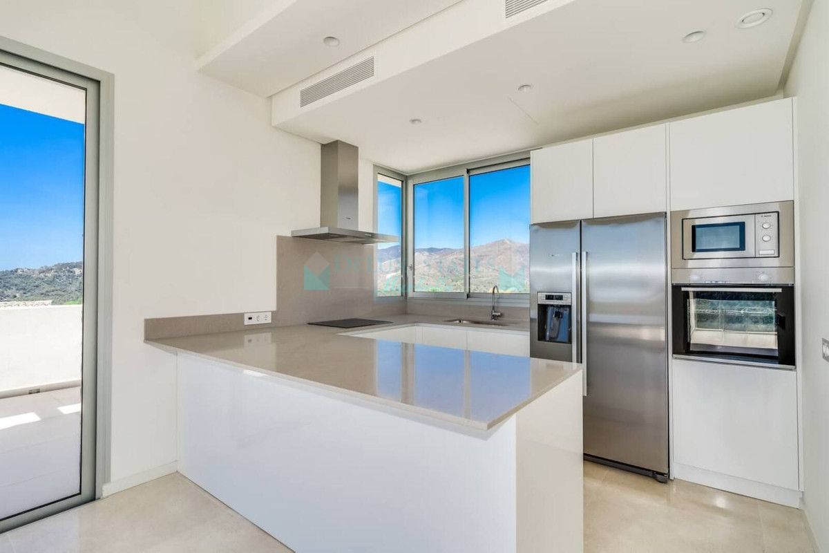 Penthouse for sale in Benahavis