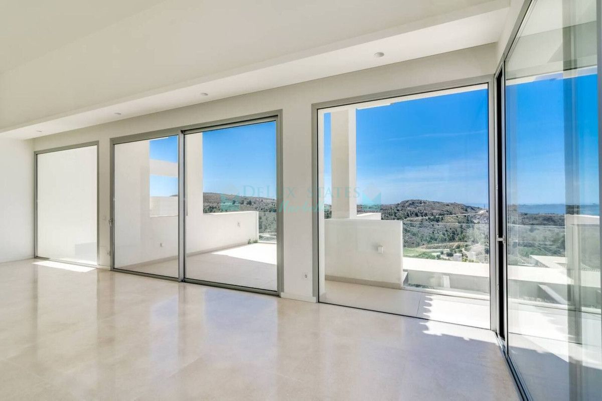 Penthouse for sale in Benahavis