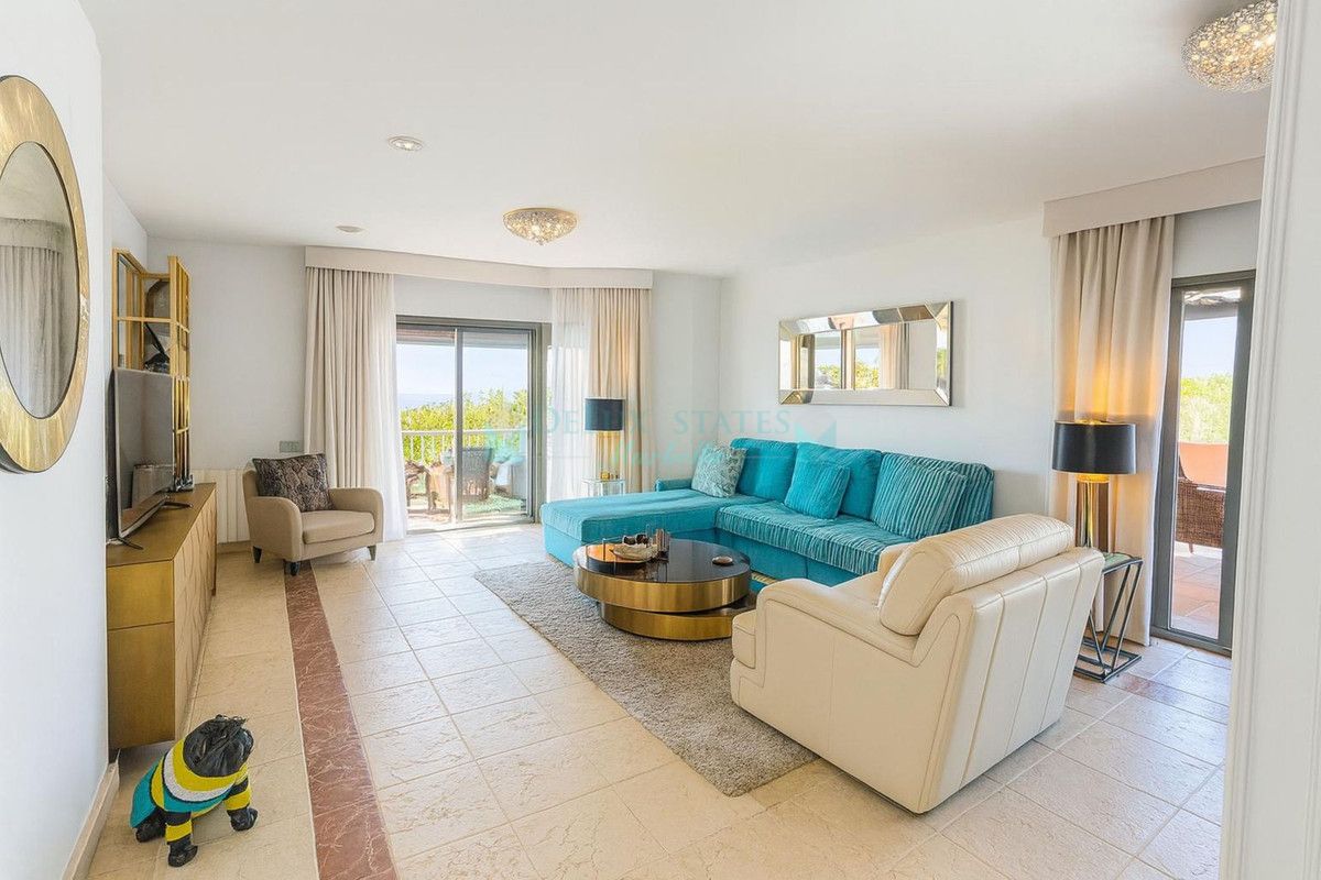 Penthouse for sale in Los Flamingos, Benahavis