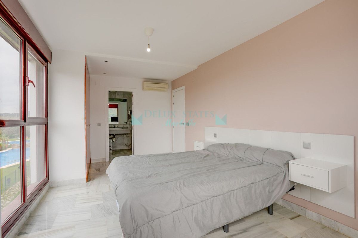 Apartment for sale in Benahavis