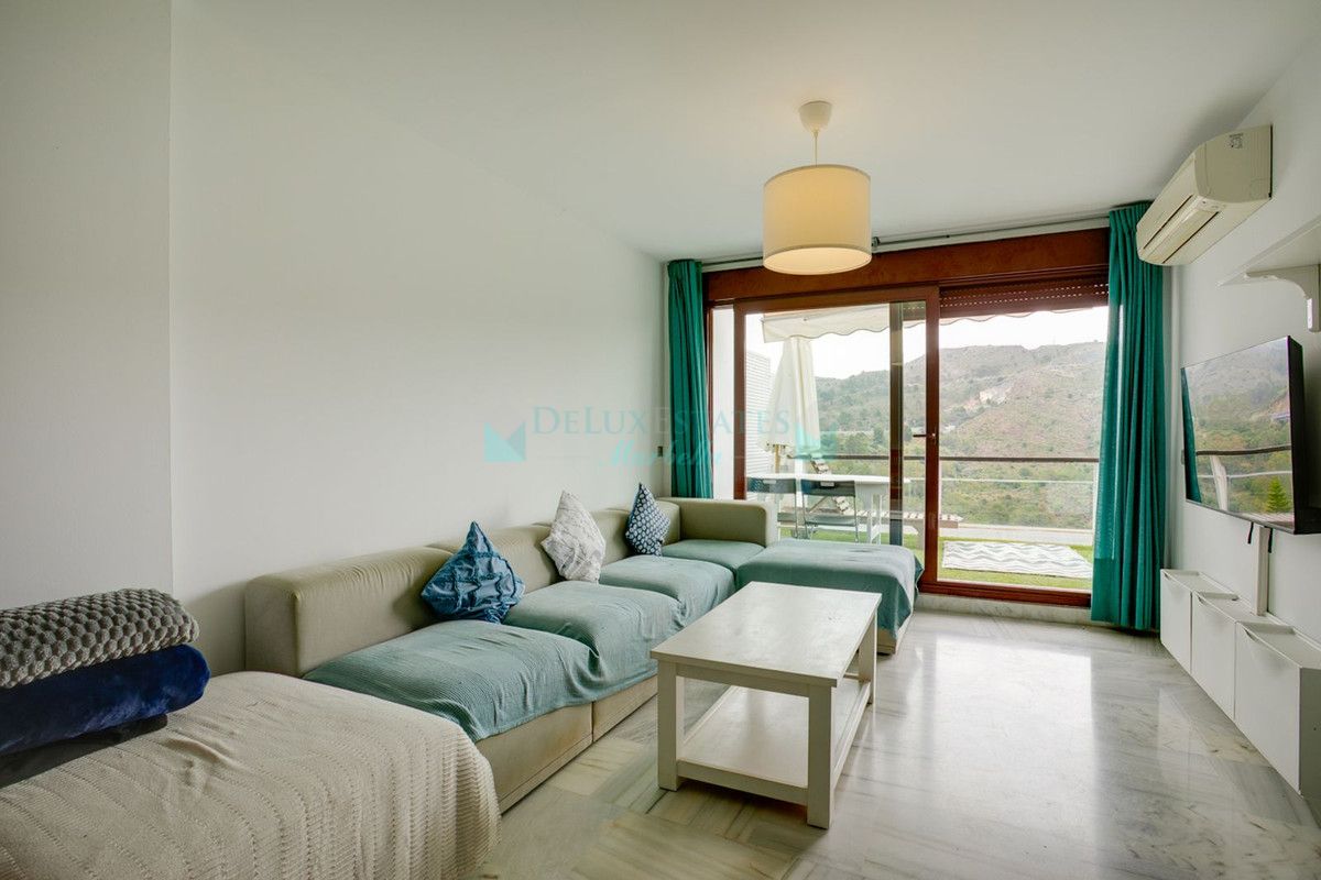 Apartment for sale in Benahavis