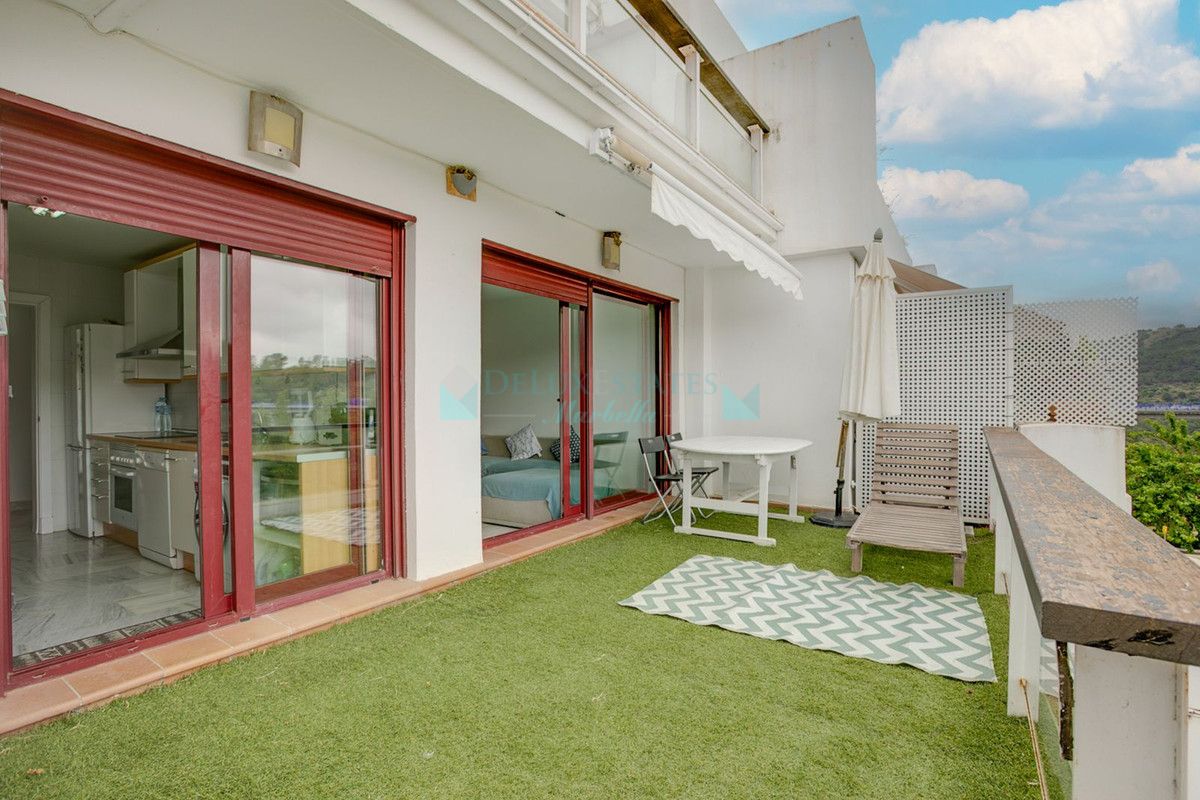 Apartment for sale in Benahavis