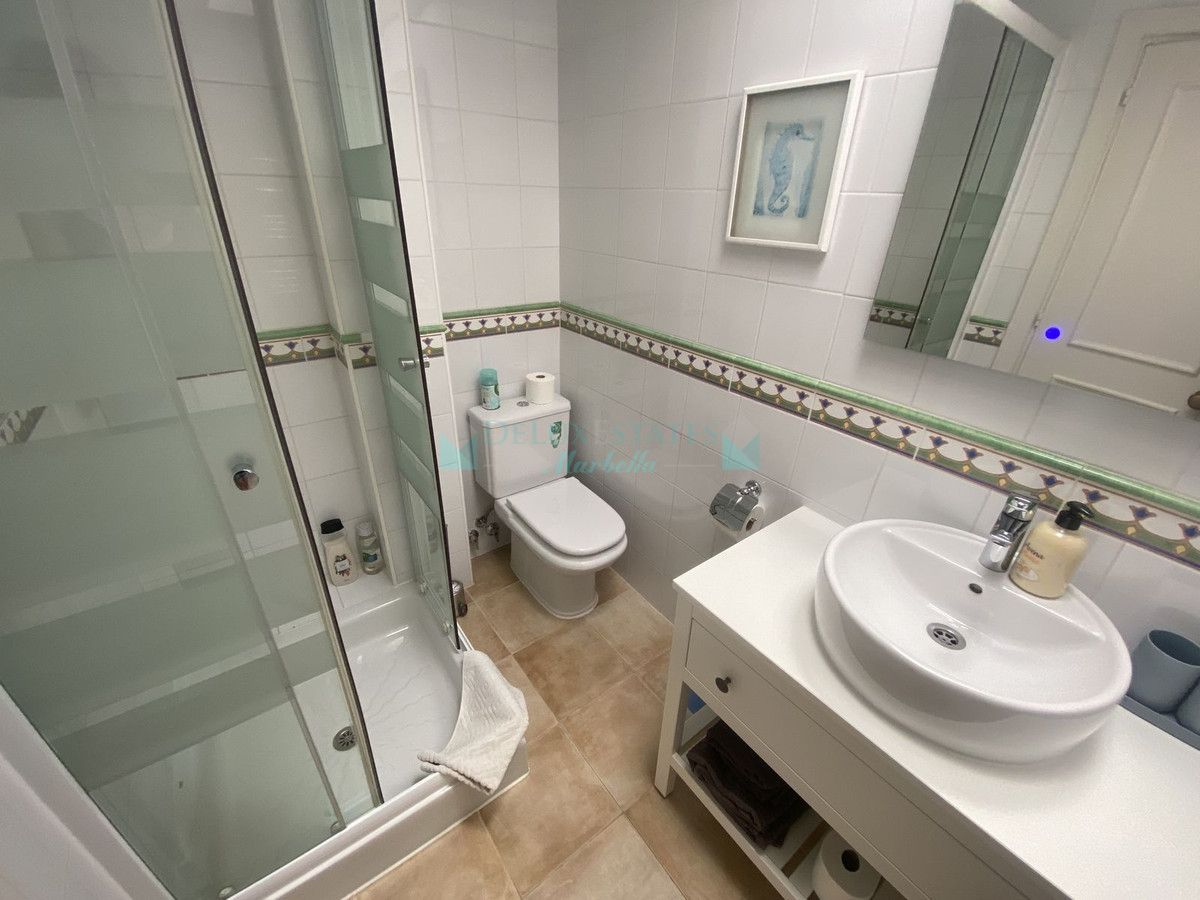 Town House for sale in Estepona