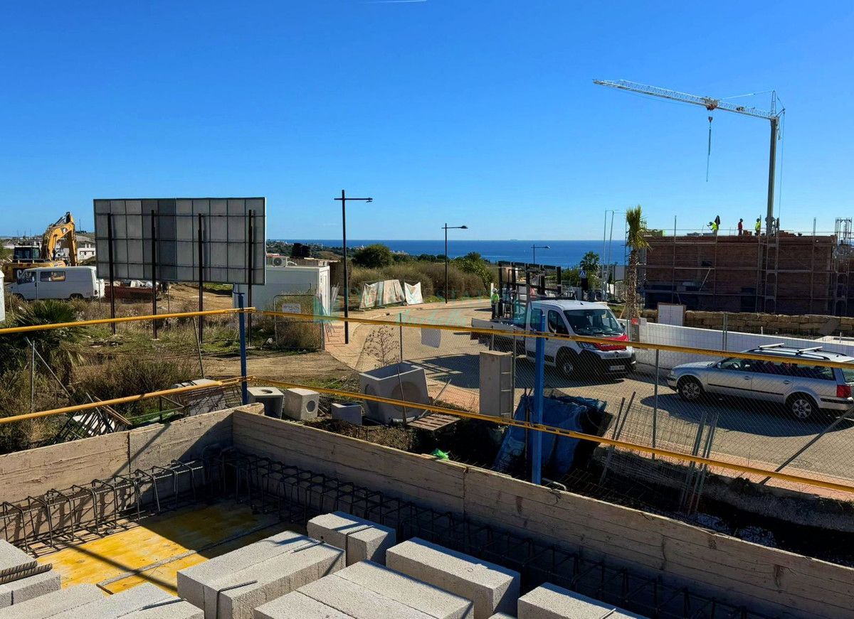 Villa for sale in Estepona