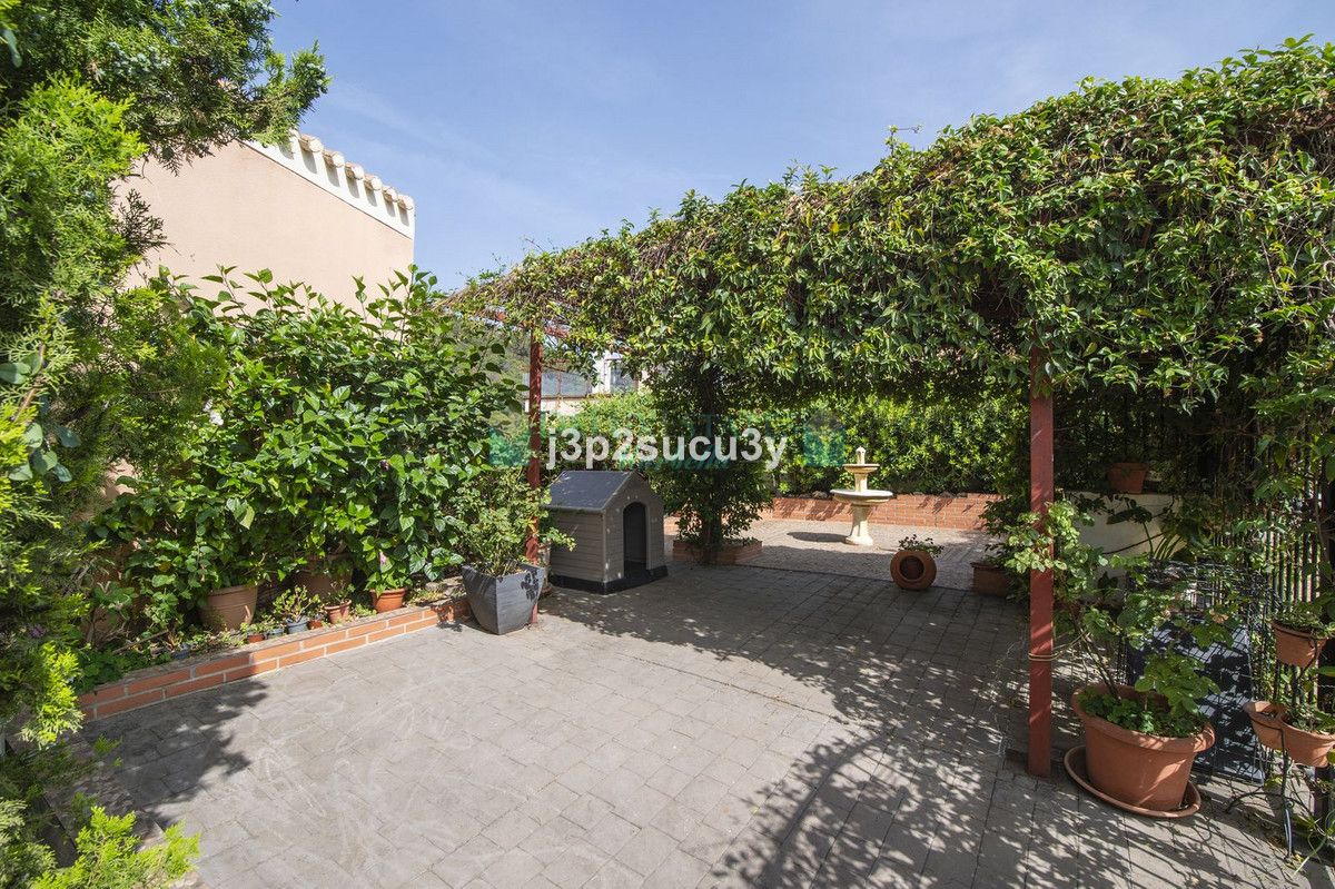 Semi Detached Villa for sale in Estepona