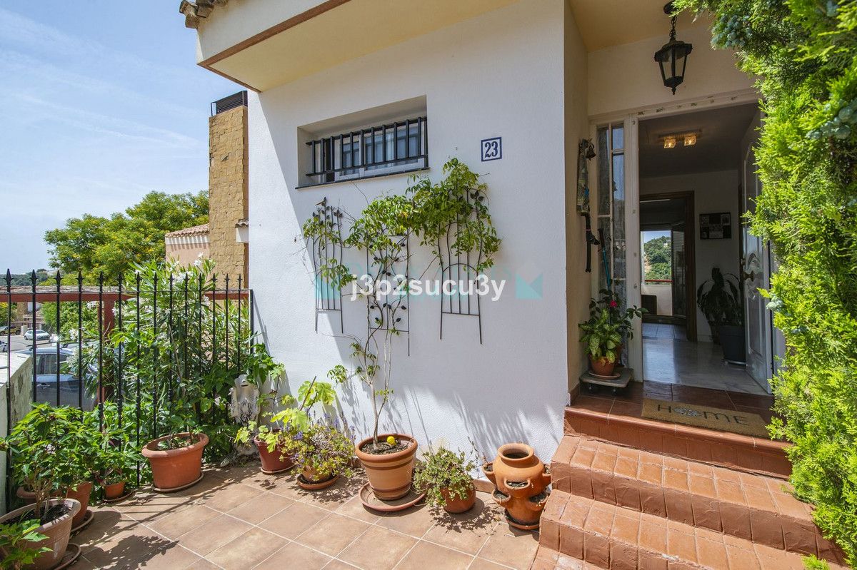 Semi Detached Villa for sale in Estepona