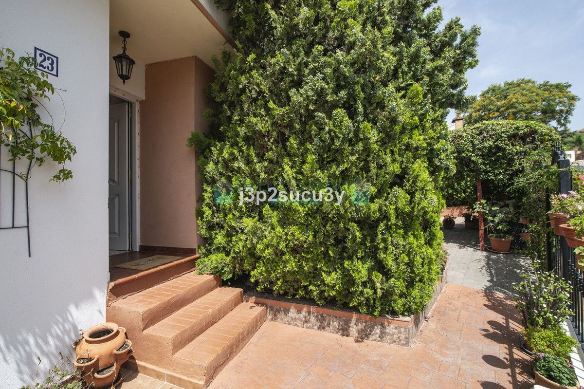 Semi Detached Villa for sale in Estepona