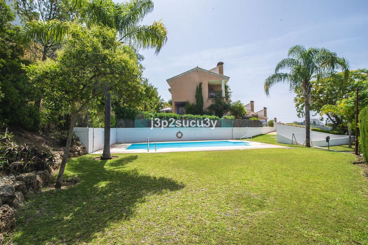 Semi Detached Villa for sale in Estepona