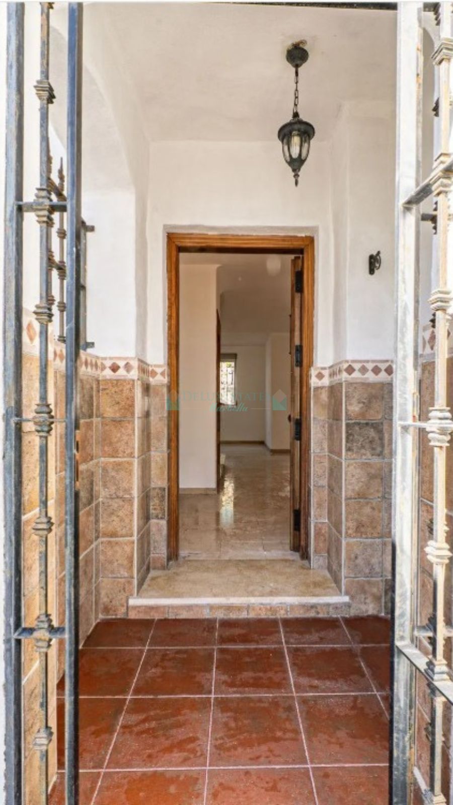 Town House for sale in Estepona