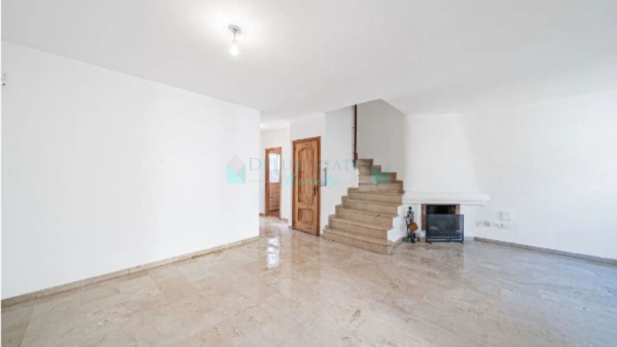 Town House for sale in Estepona