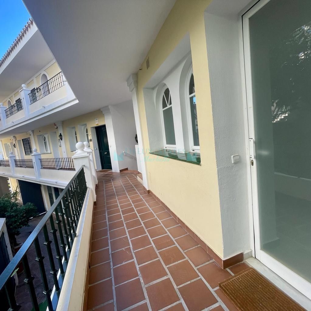 Office for sale in Nueva Andalucia