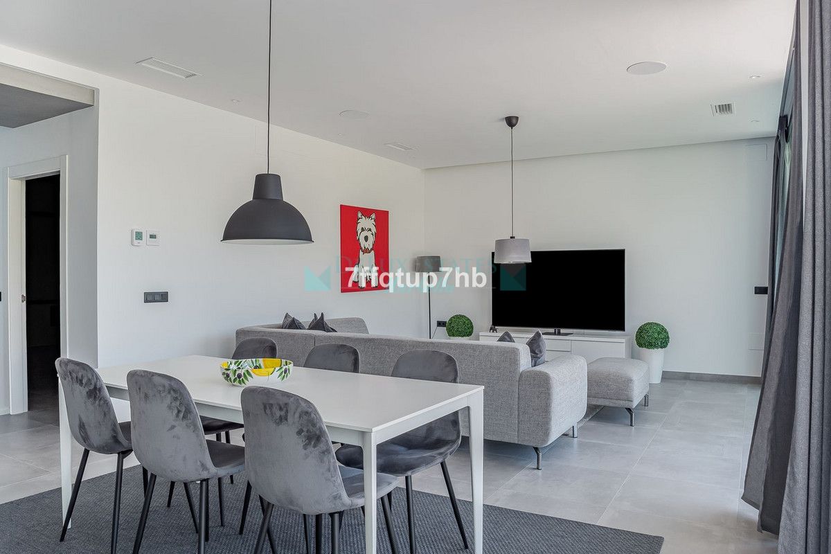 Villa for sale in Estepona