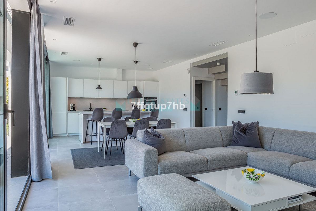 Villa for sale in Estepona