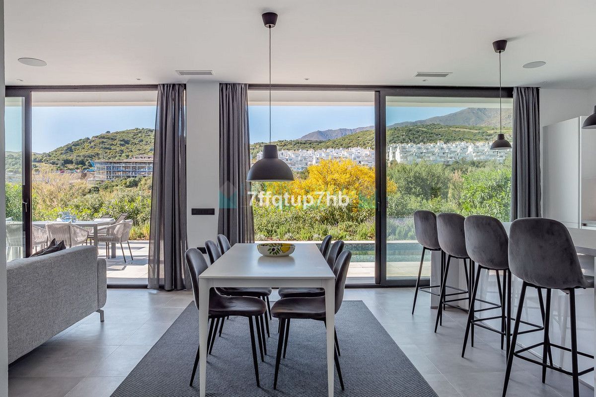 Villa for sale in Estepona