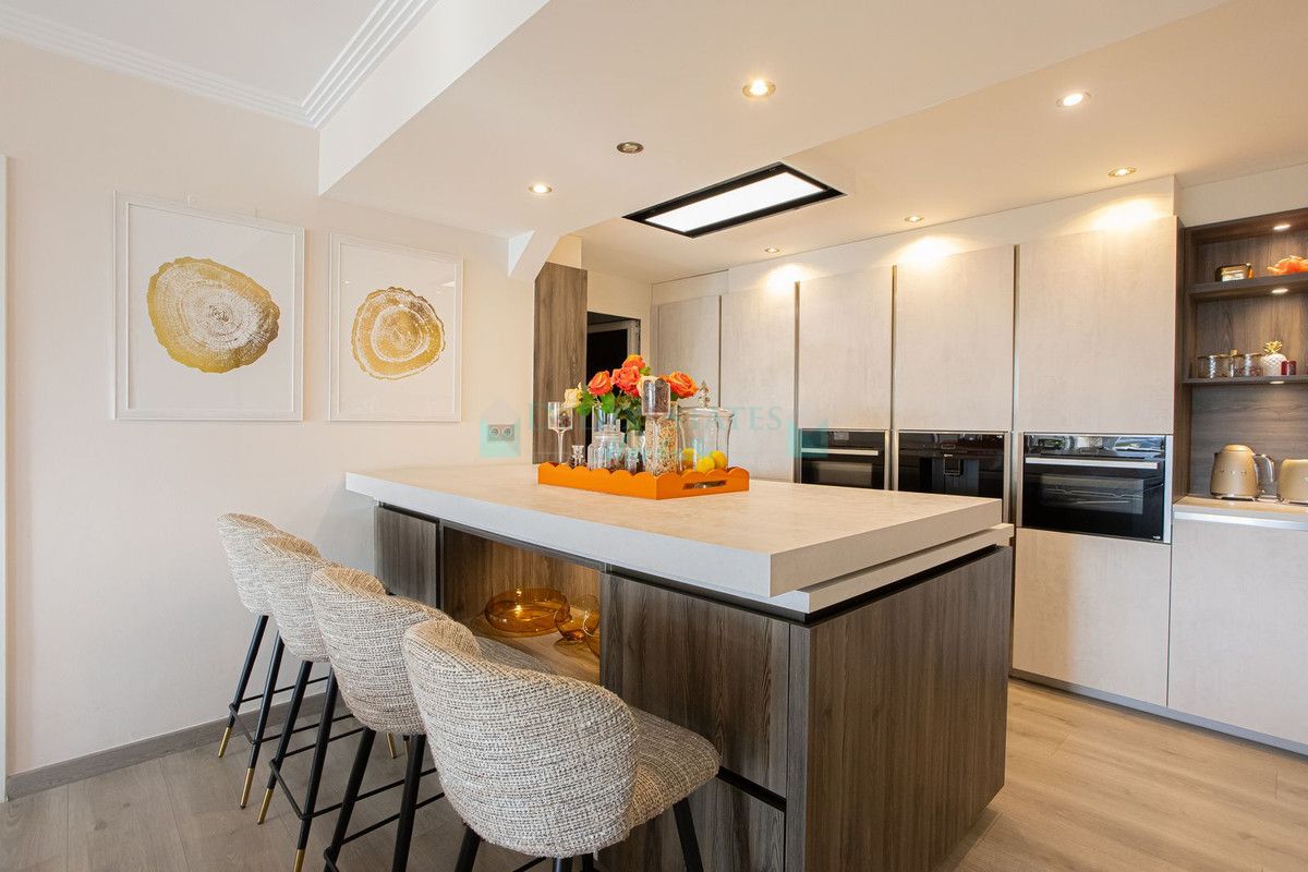 Ground Floor Apartment for sale in Benahavis