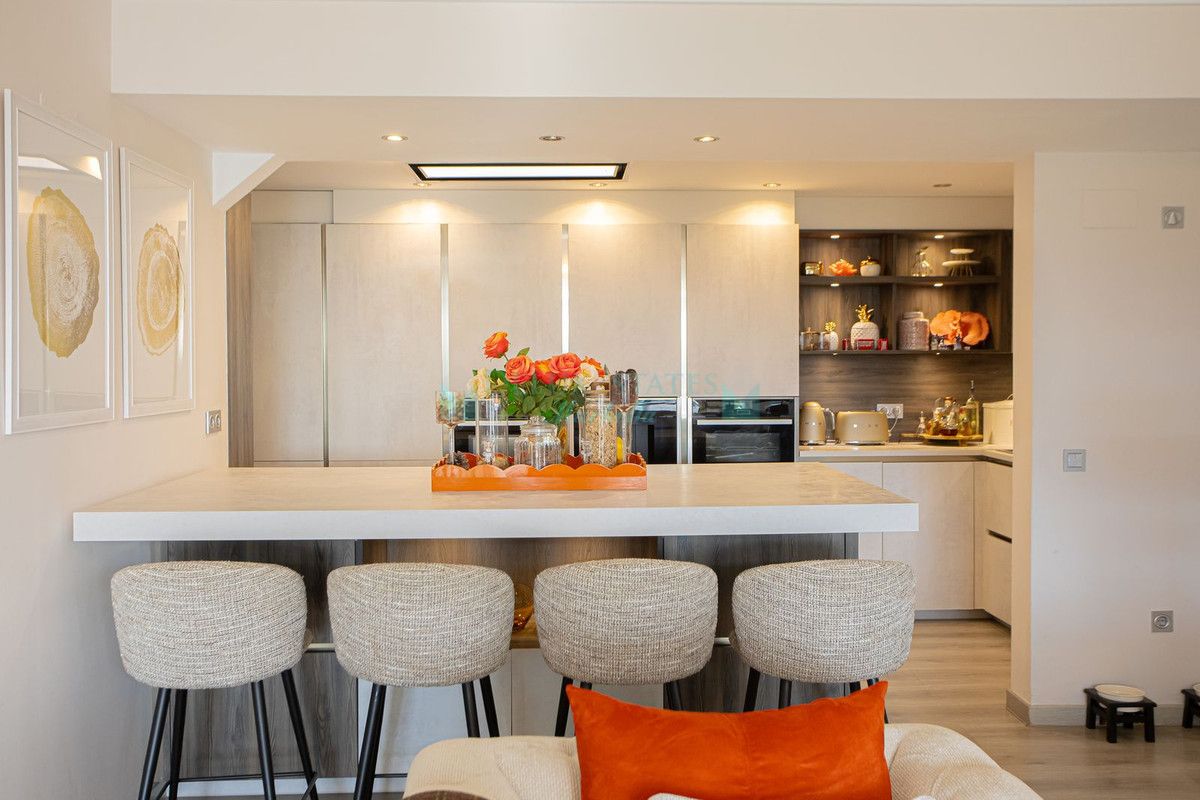 Ground Floor Apartment for sale in Benahavis