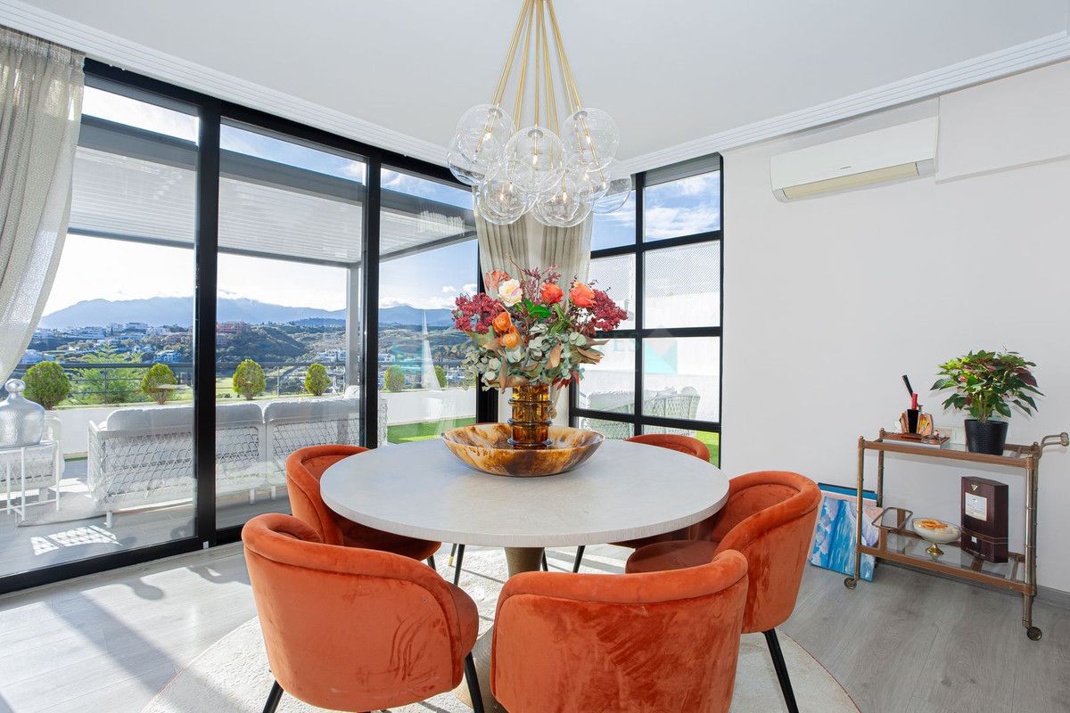 Ground Floor Apartment for sale in Benahavis