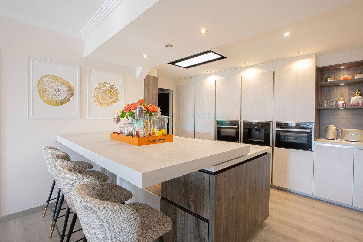 Ground Floor Apartment for sale in Benahavis