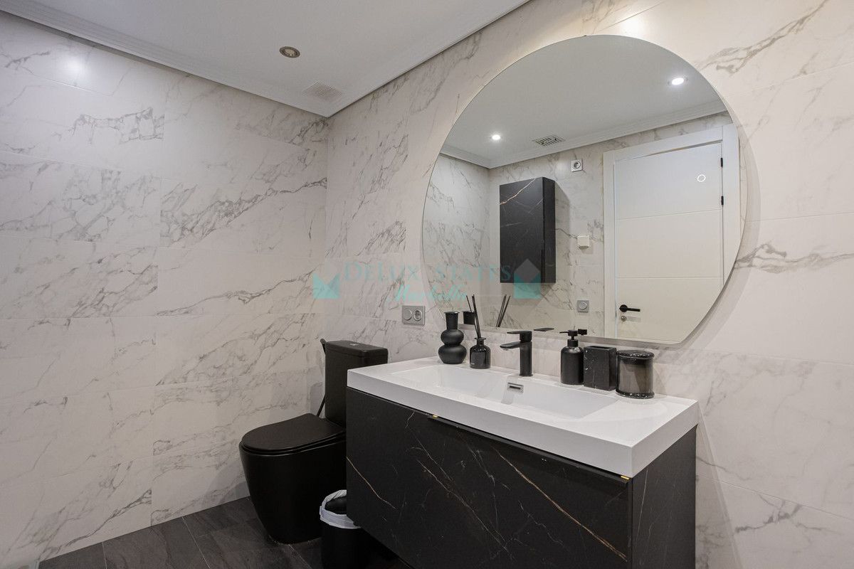 Ground Floor Apartment for sale in Benahavis