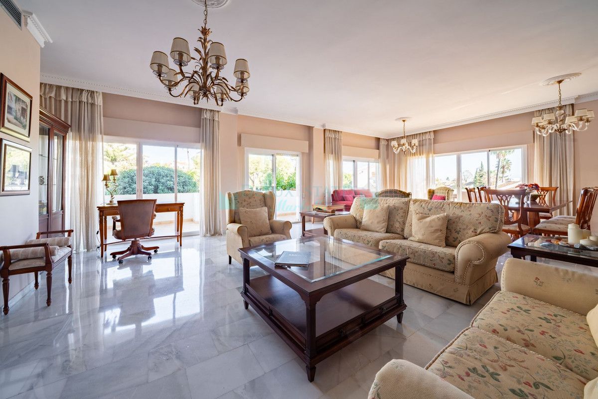 Apartment for sale in Nueva Andalucia