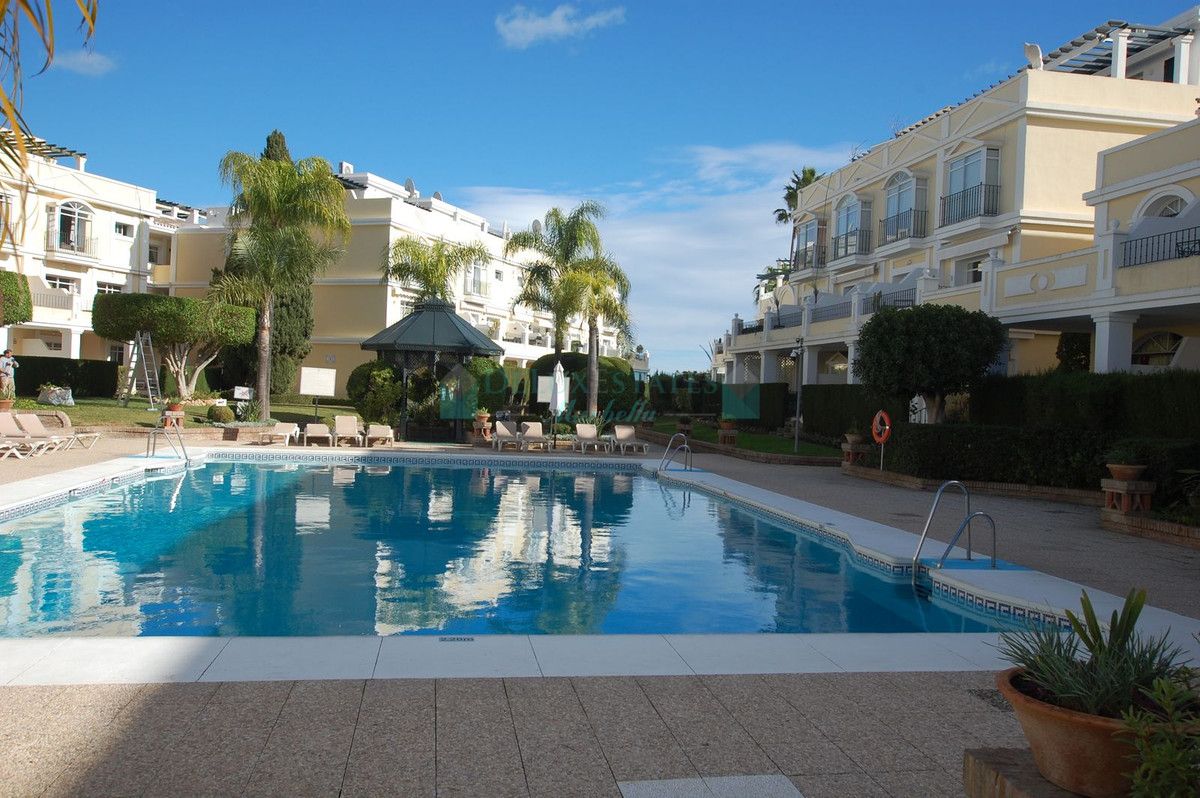 Ground Floor Apartment for sale in Aloha, Nueva Andalucia