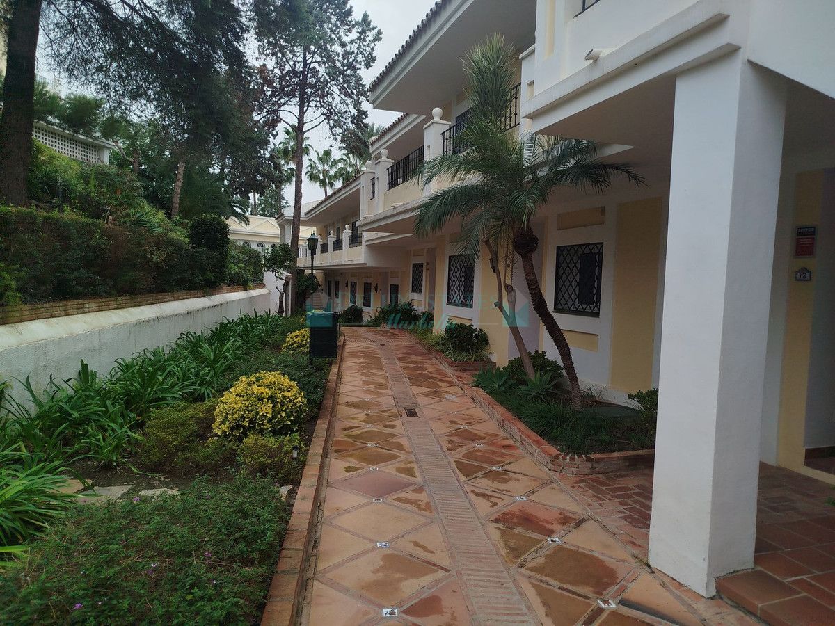Ground Floor Apartment for sale in Aloha, Nueva Andalucia