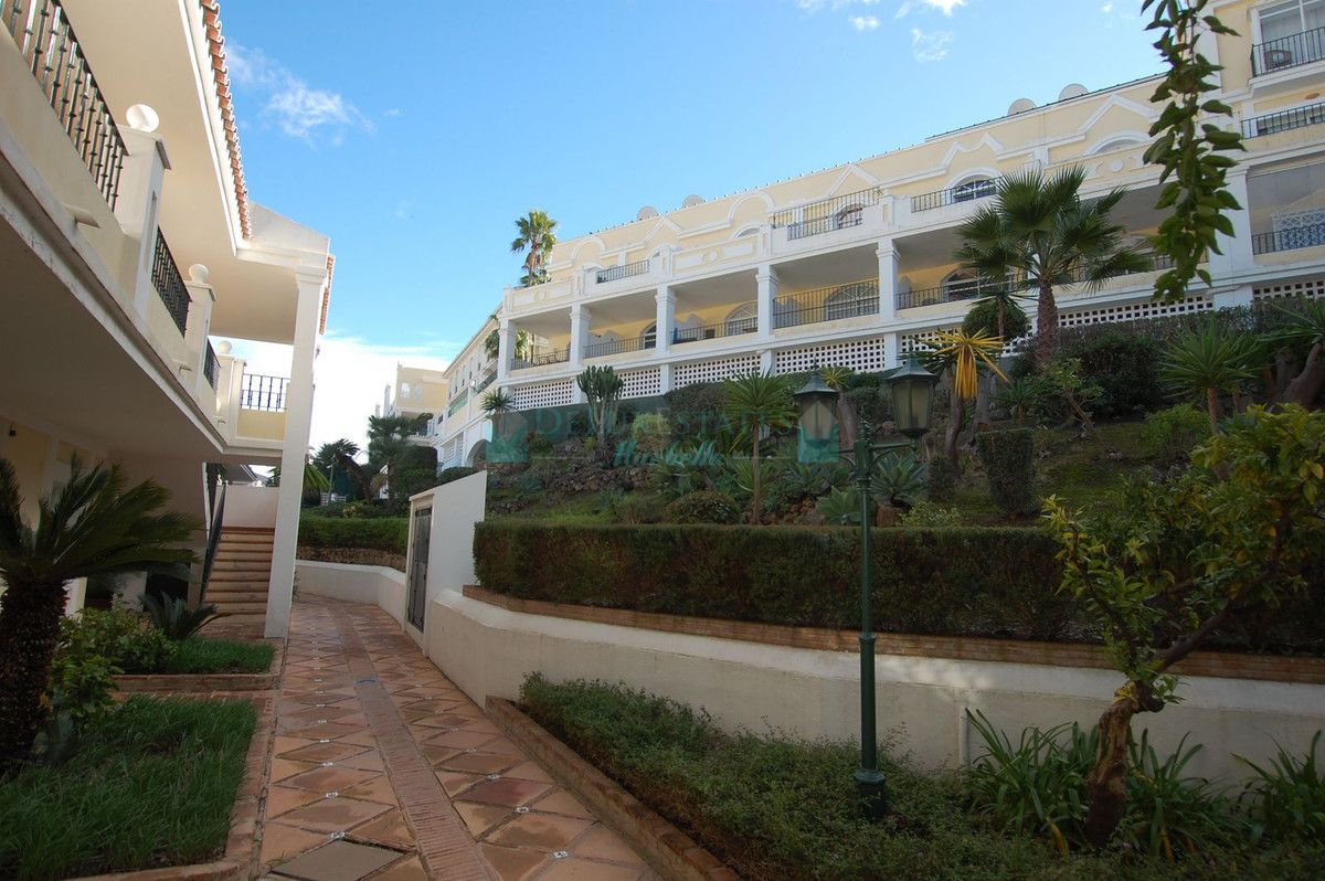 Ground Floor Apartment for sale in Aloha, Nueva Andalucia