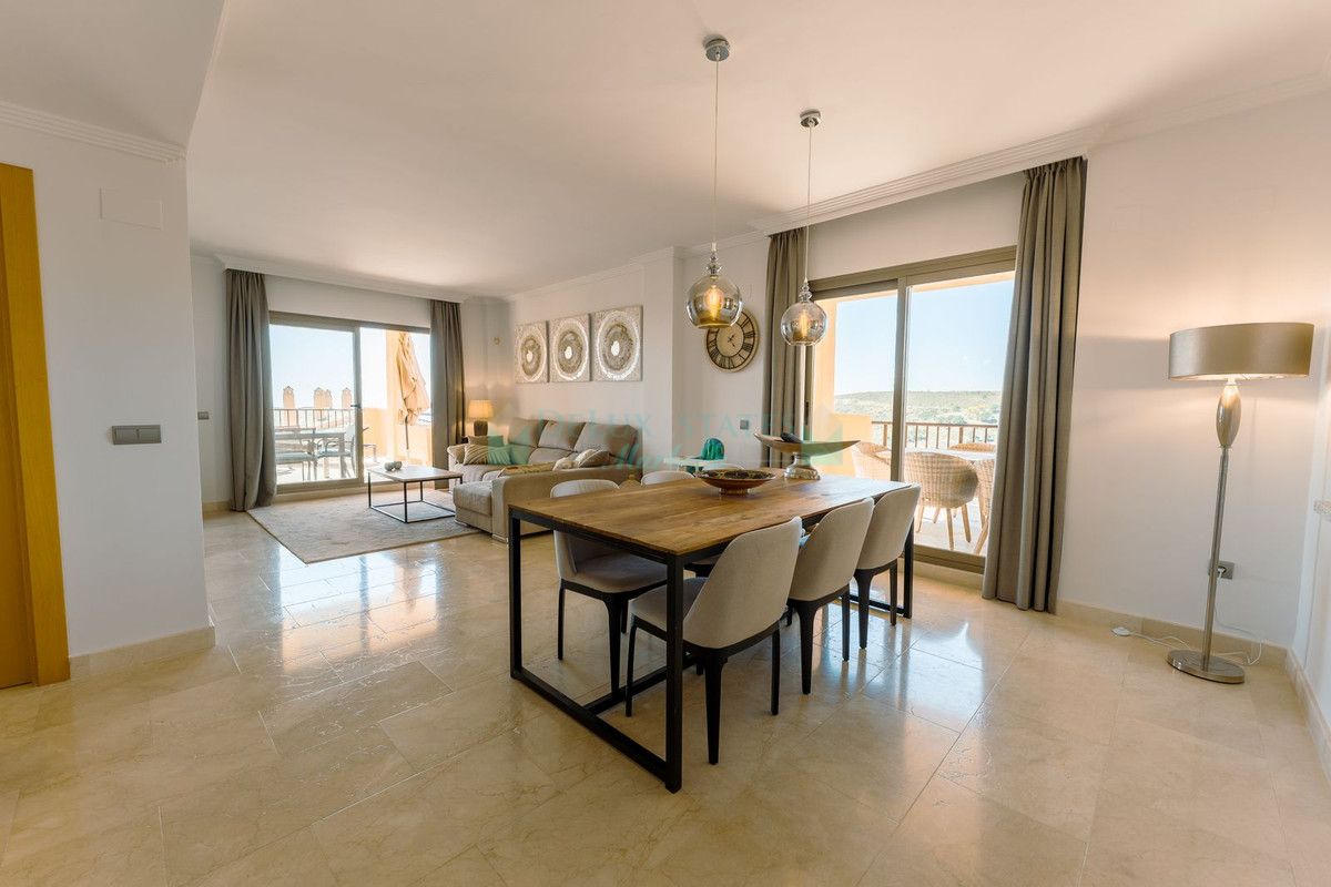 Apartamento en venta en Atalaya, Estepona