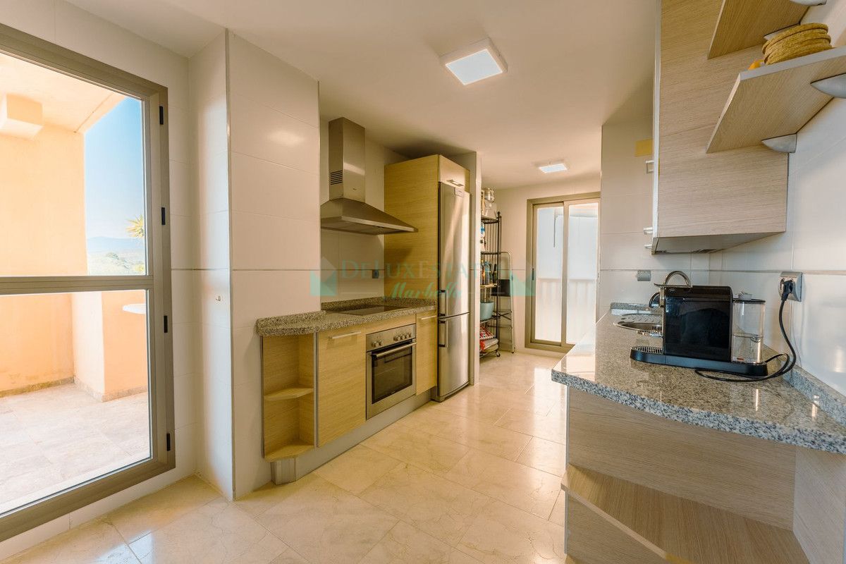 Apartamento en venta en Atalaya, Estepona