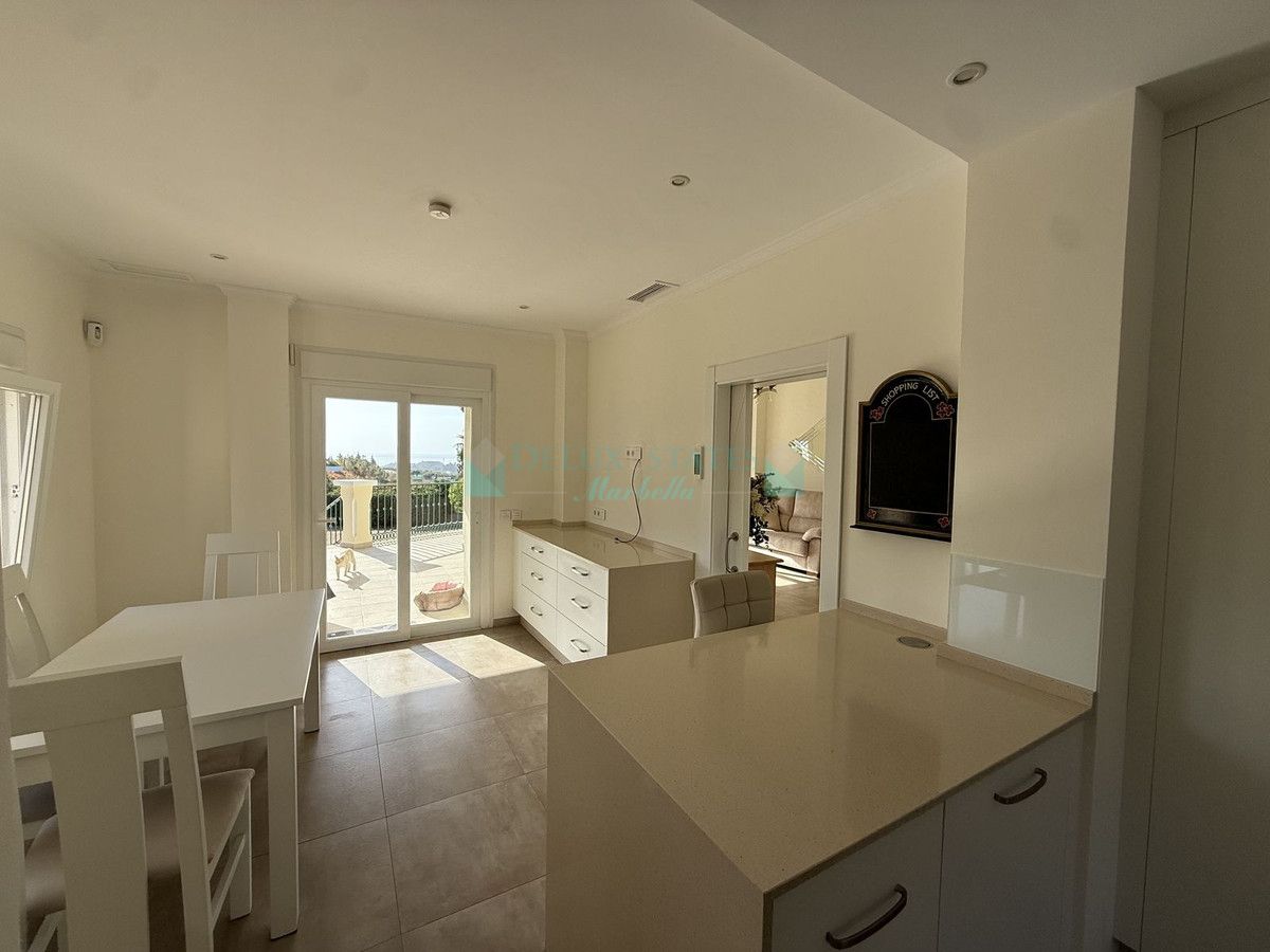 Villa for sale in Estepona