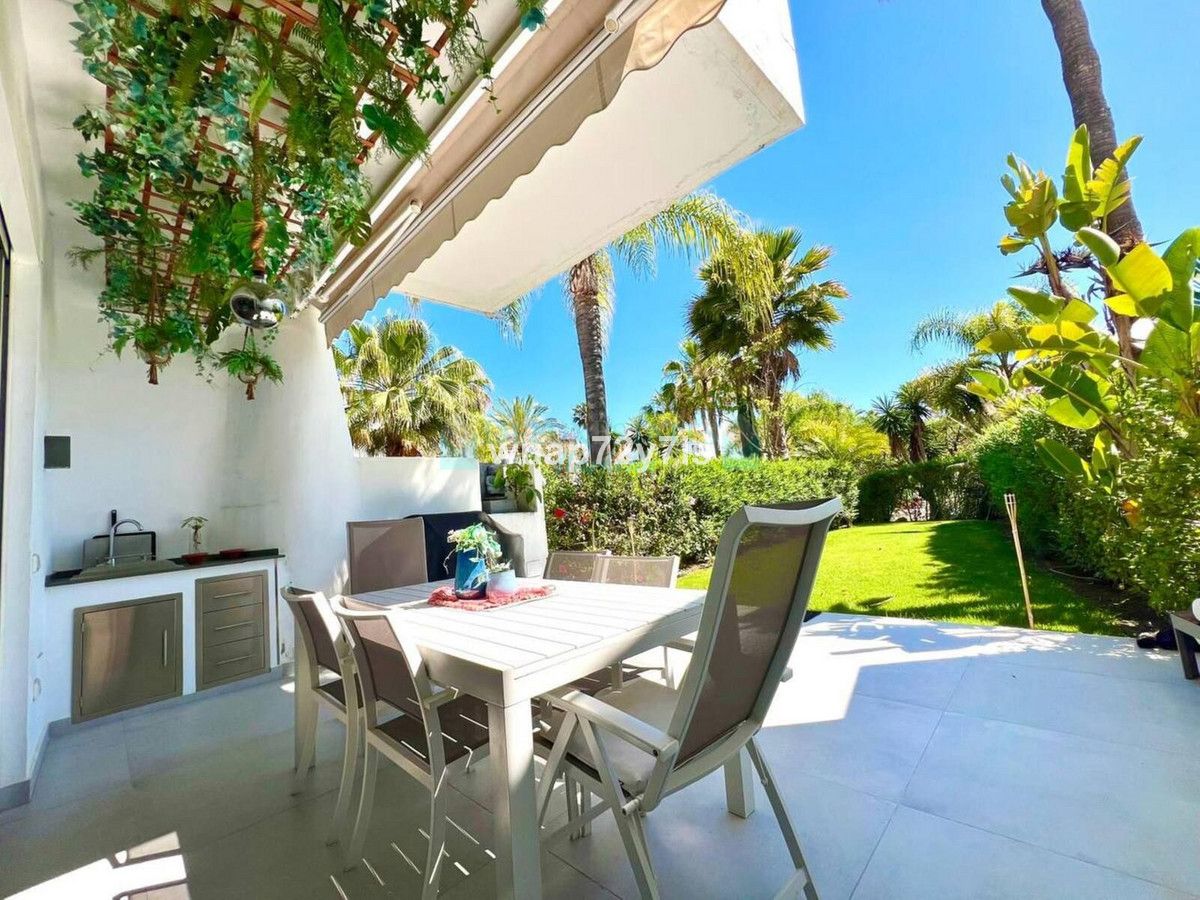 Town House for sale in Estepona