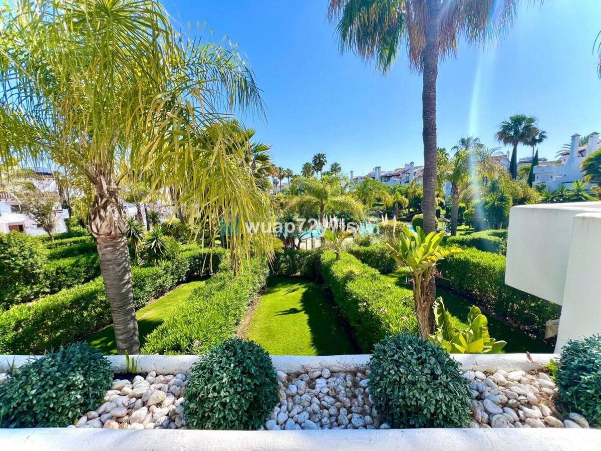 Town House for sale in Estepona