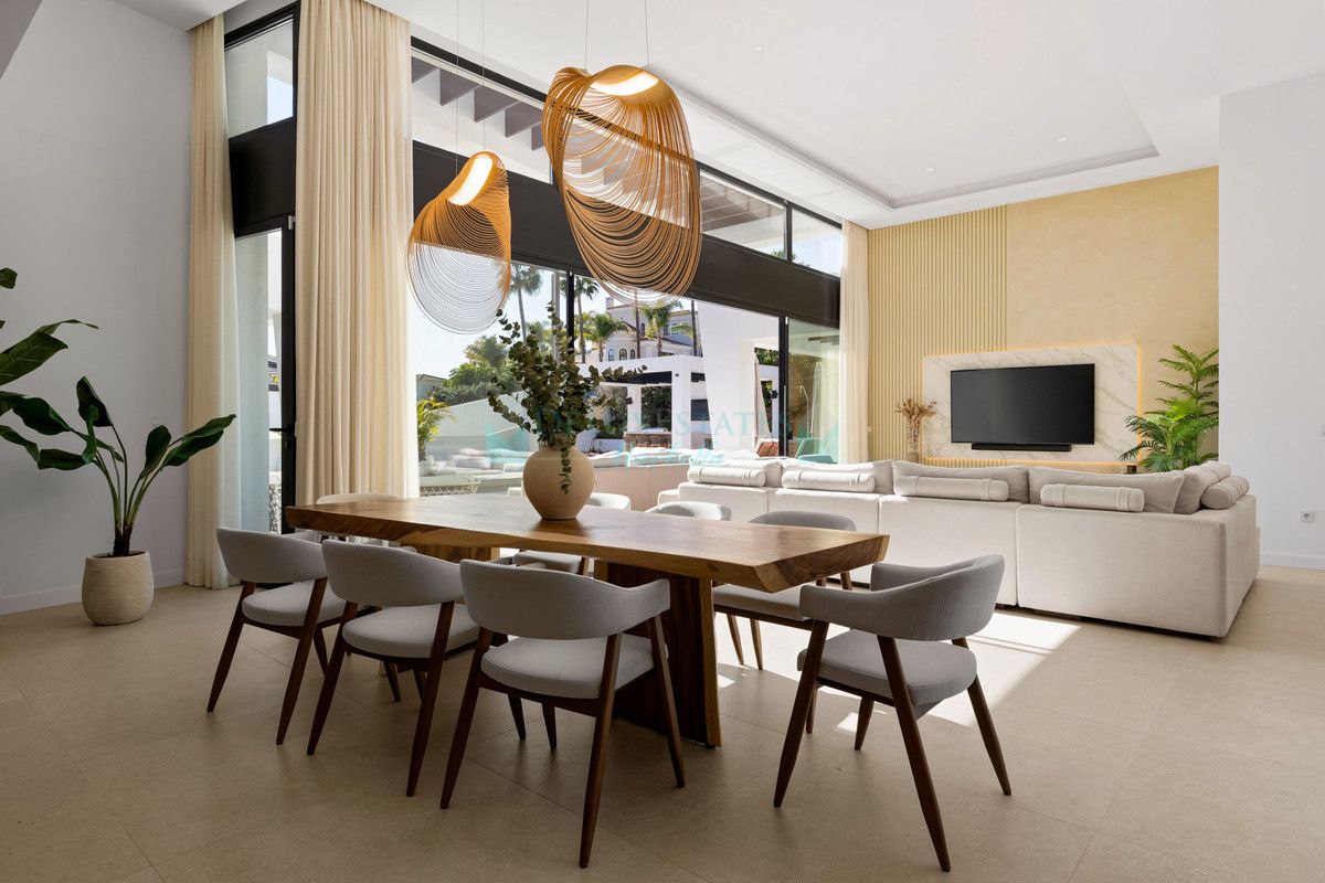 Villa en venta en Nueva Andalucia