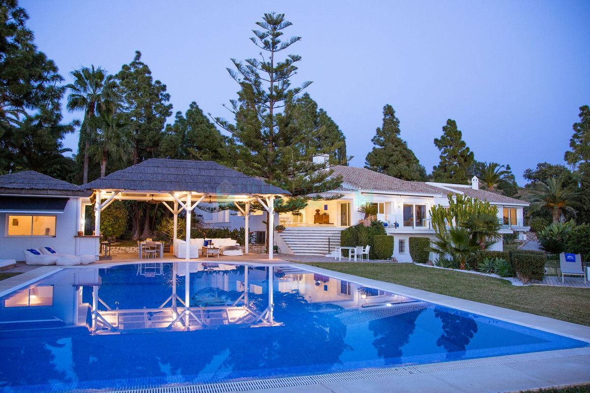 Villa for sale in Hacienda las Chapas, Marbella East